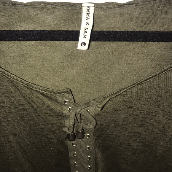 Emma & Sam fashion top - Picture 2 of 6